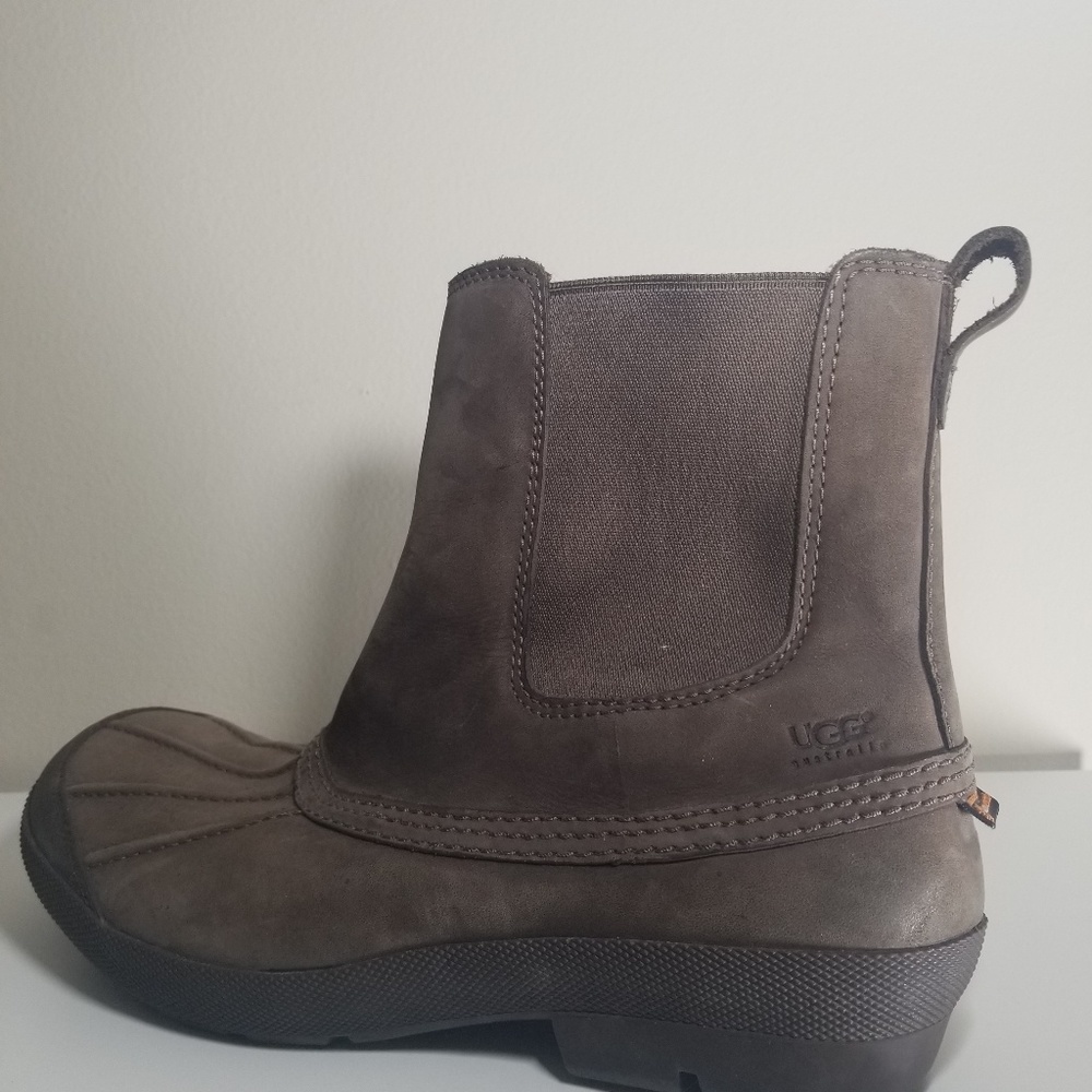 Ugg Mid Boots -Waterproof- Men's size 10.5